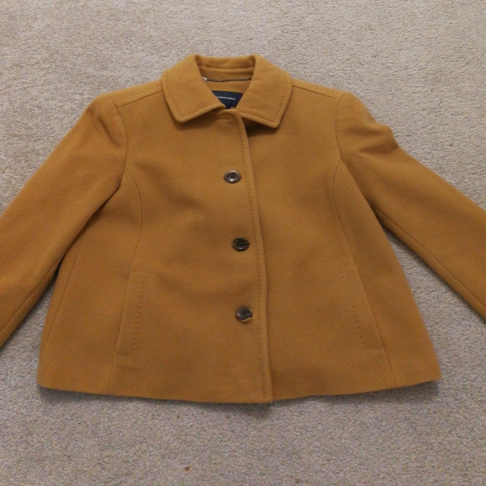 Short wool coat